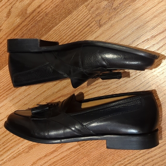 Johnston & Murphy Tassel Loafer - Picture 3 of 7